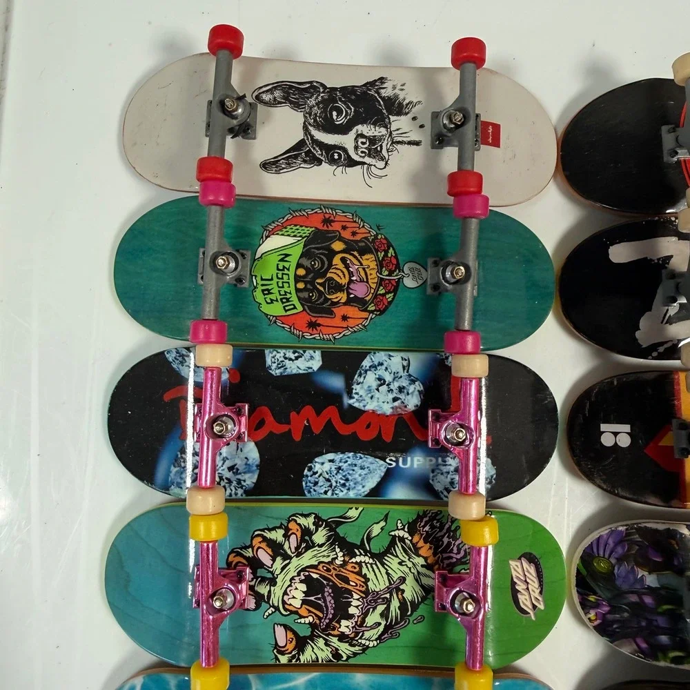Tech Deck Fingerboard Lot Bundle 14pc Santa Cruz Zero Diamond Flip Bakugan - Picture 4 of 7